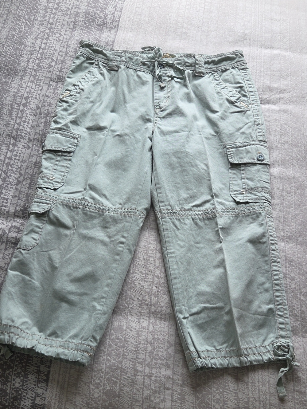 Women's Eddie Bauer Light Sage Cargo Capri Pants